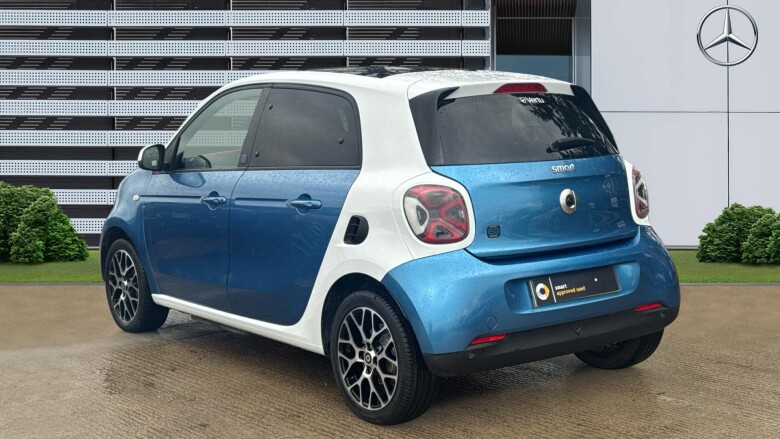 Smart EQ forfour hatchback 60kW EQ Exclusive 17kWh 5dr Auto [22kWch] Electric Hatchback